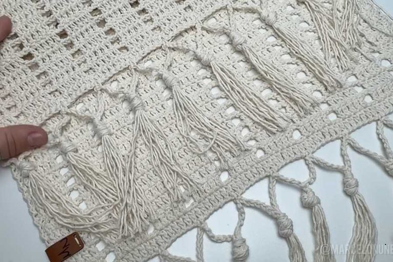 Crochet Table Cover Pattern for a Stylish Dining Table