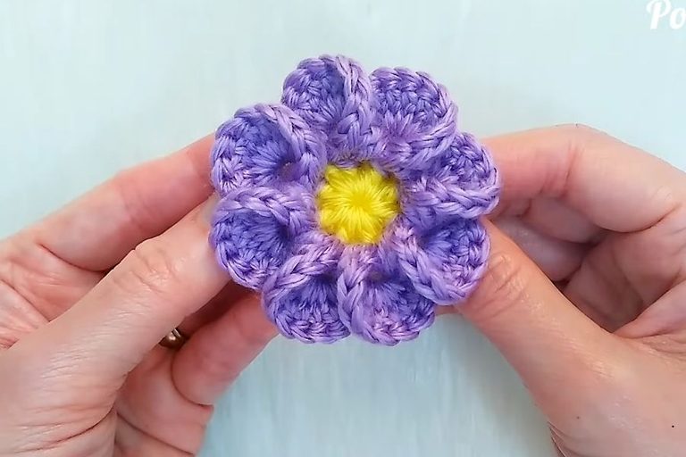 Easy 8-Petal Crochet Flower Pattern for Beginners