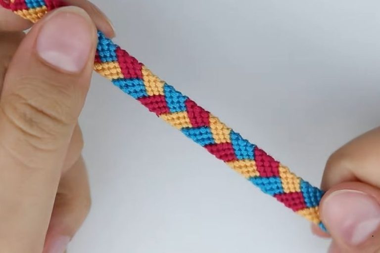 How to Crochet a Stunning Braided Stitch Bracelet (Free Pattern)