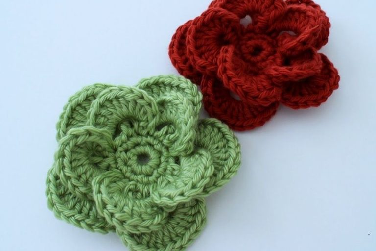 How to Crochet a Unique Wagon Wheel Flower