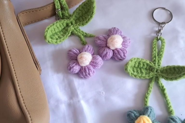 Quick & Easy Puff Flower Crochet Keychain Tutorial (Free)