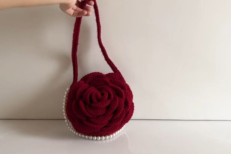 Red Rose Crochet Bag Tutorial for a Romantic Look
