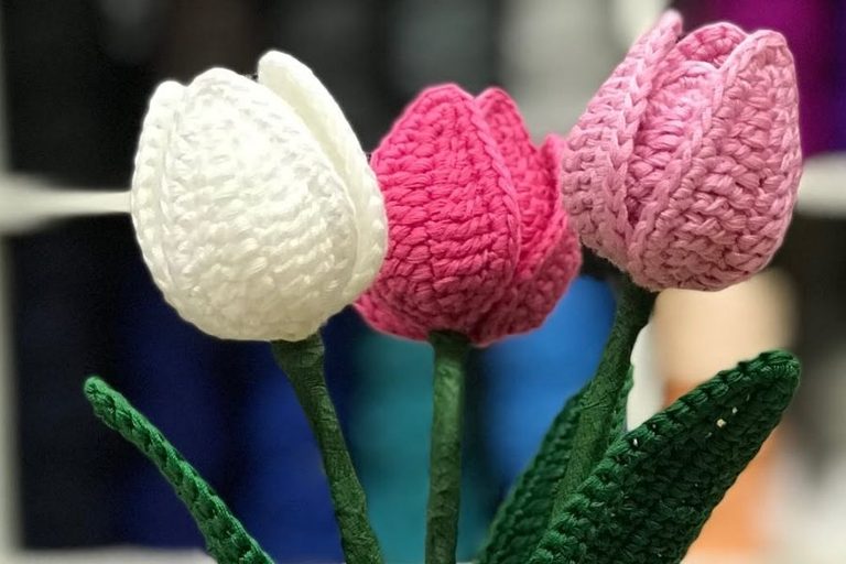 Crochet Blooming Tulip for a Beautiful Handmade Bouquet