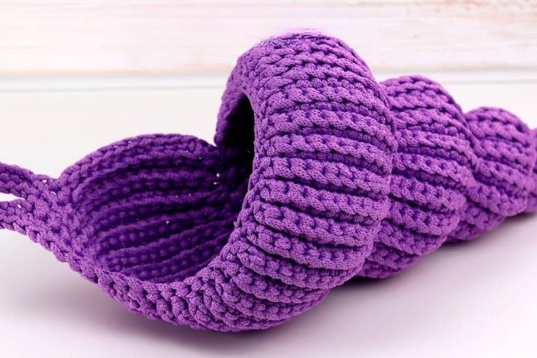 Make This Crochet Seashell Basket for Your Home